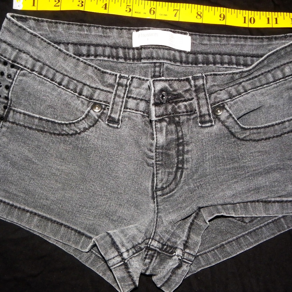 No Boundaries Short Shorts